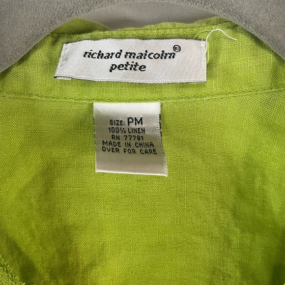 Richard Malcom line green 100% linen button down. - Picture 2 of 3